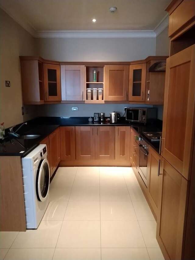 Проживание в семье Spacious Luxury Room, Close to Everything. Килларни-9
